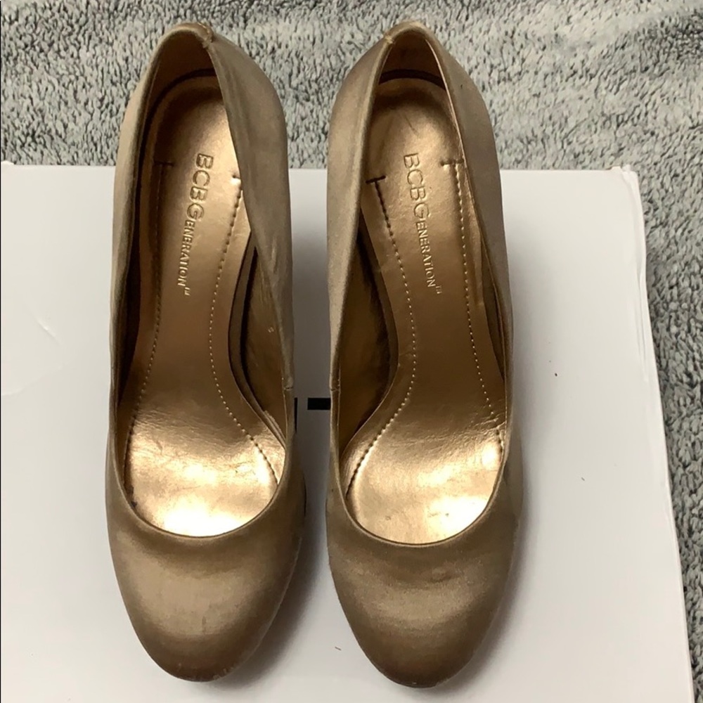 Tan BCBG glitter heel